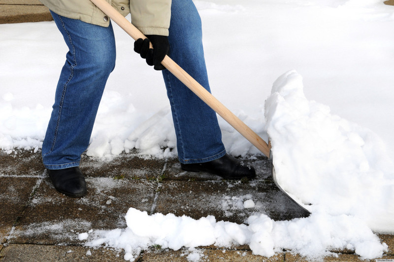 Snow Removal Safety Tips for the Whole Family